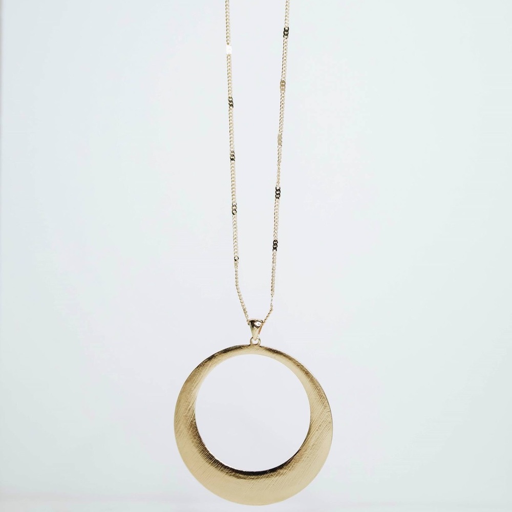 The Beatrice Brushed Gold Metal Circle Necklace